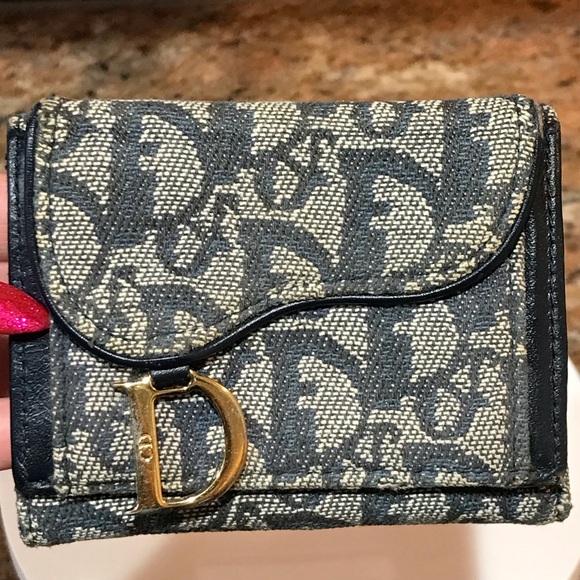 DIOR Signature Saddle Oblique Compact Trifold Wallet ๐โค๏ธโ๐ฅ๐ฅ - Picture 9 of 17